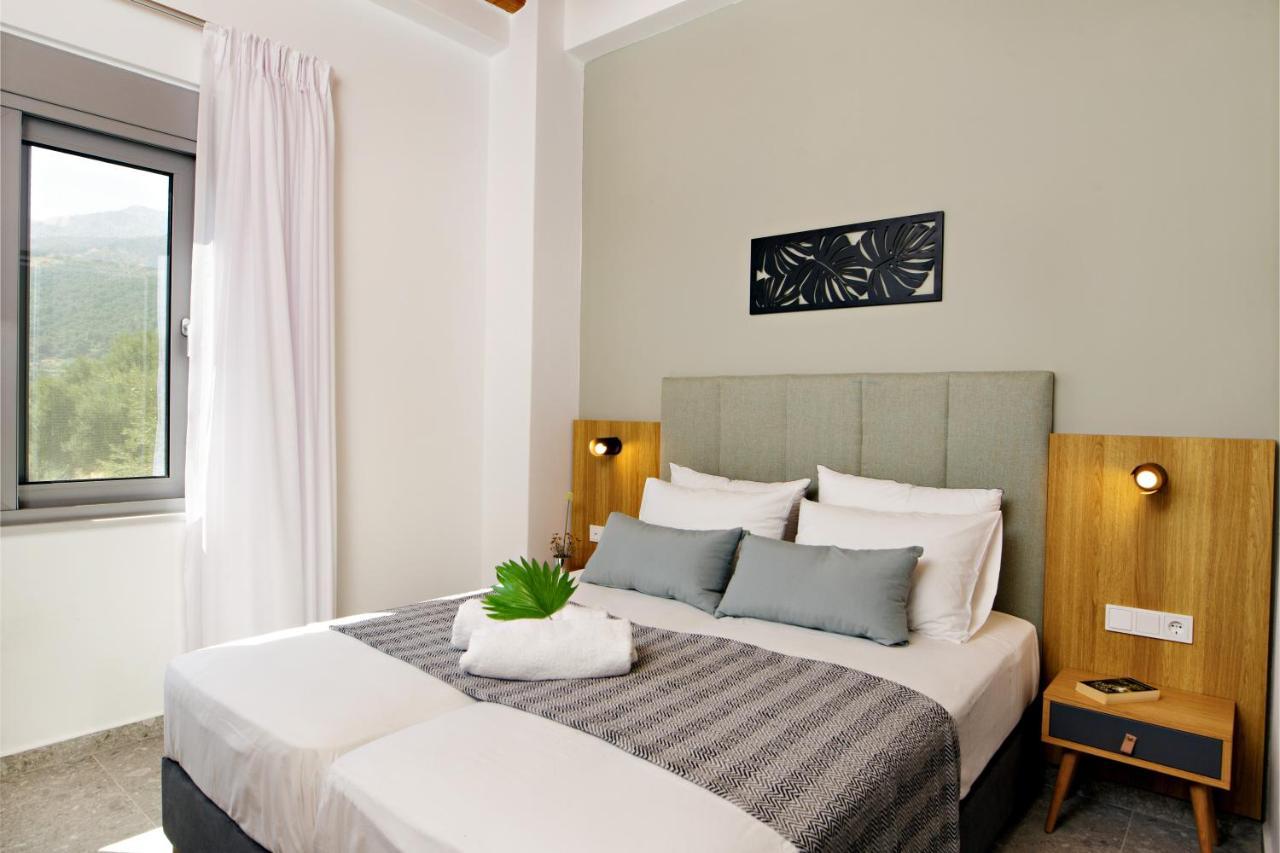 Almond Cottage With A Sea View Above Плакиас Экстерьер фото